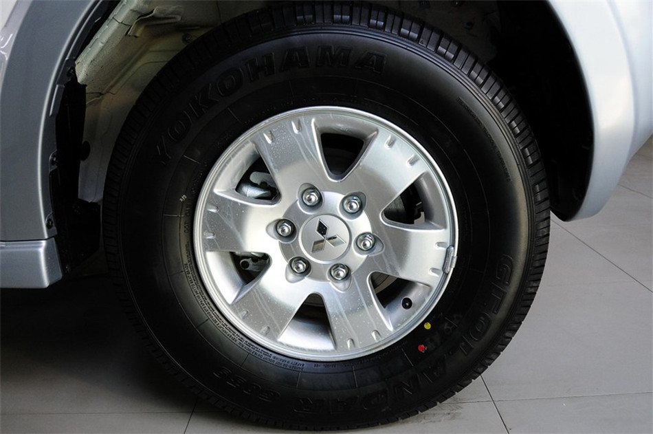 V73 2011 3.0L AT GLS 