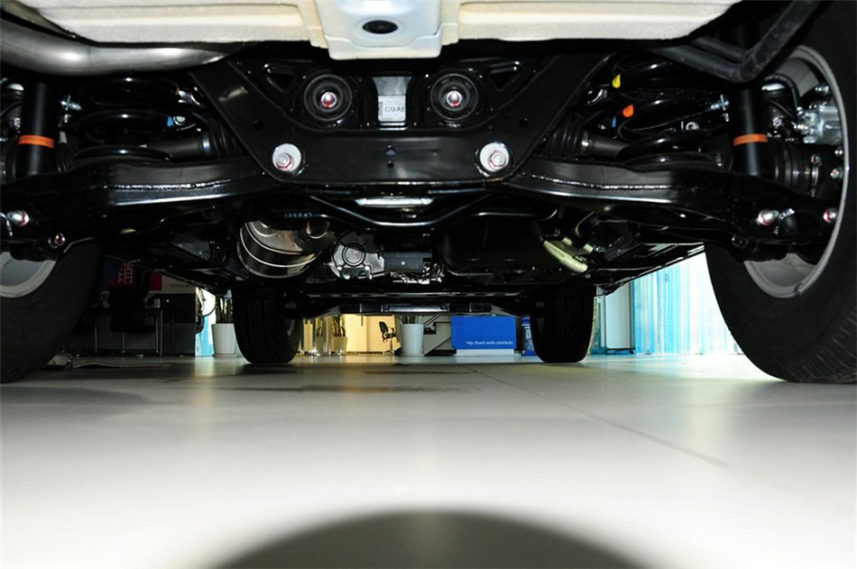 V73 2011 3.0L AT GLS 