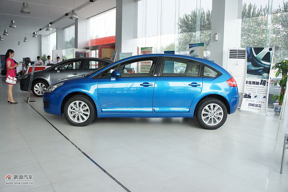 2011款世嘉两厢外观图片