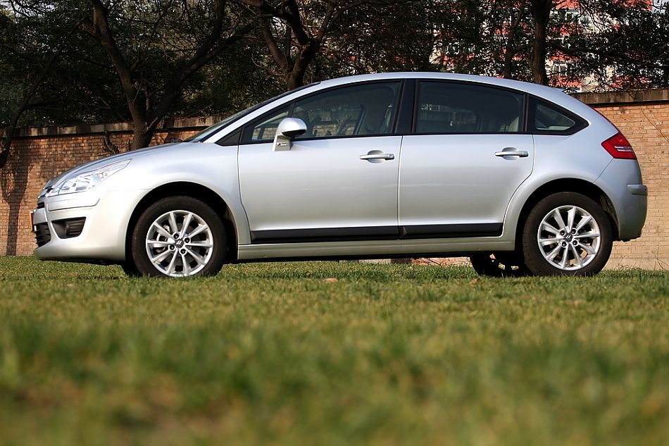 东风雪铁龙世嘉外观图片