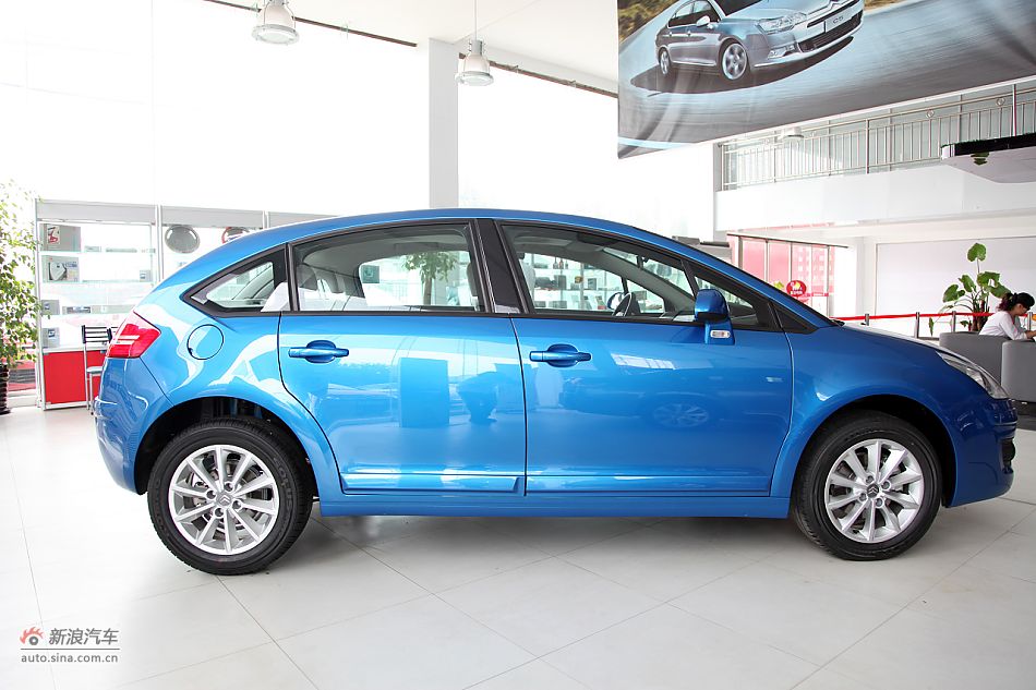 2011款世嘉两厢外观图片