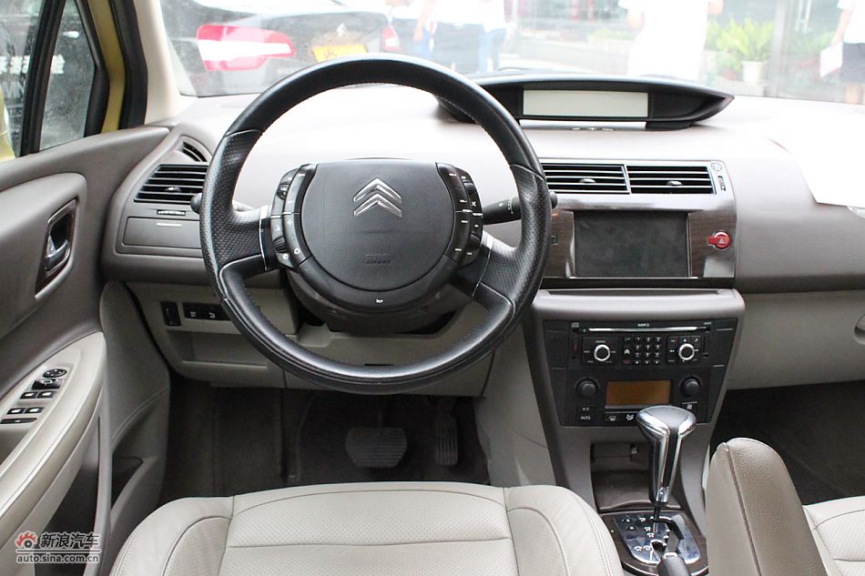 世嘉两厢内饰及内部细节