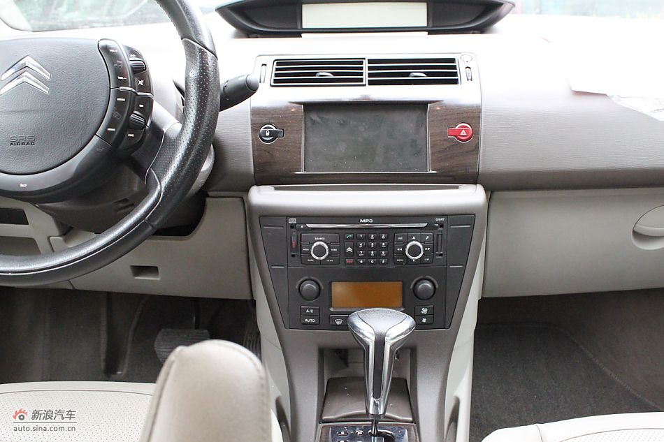 世嘉两厢内饰及内部细节