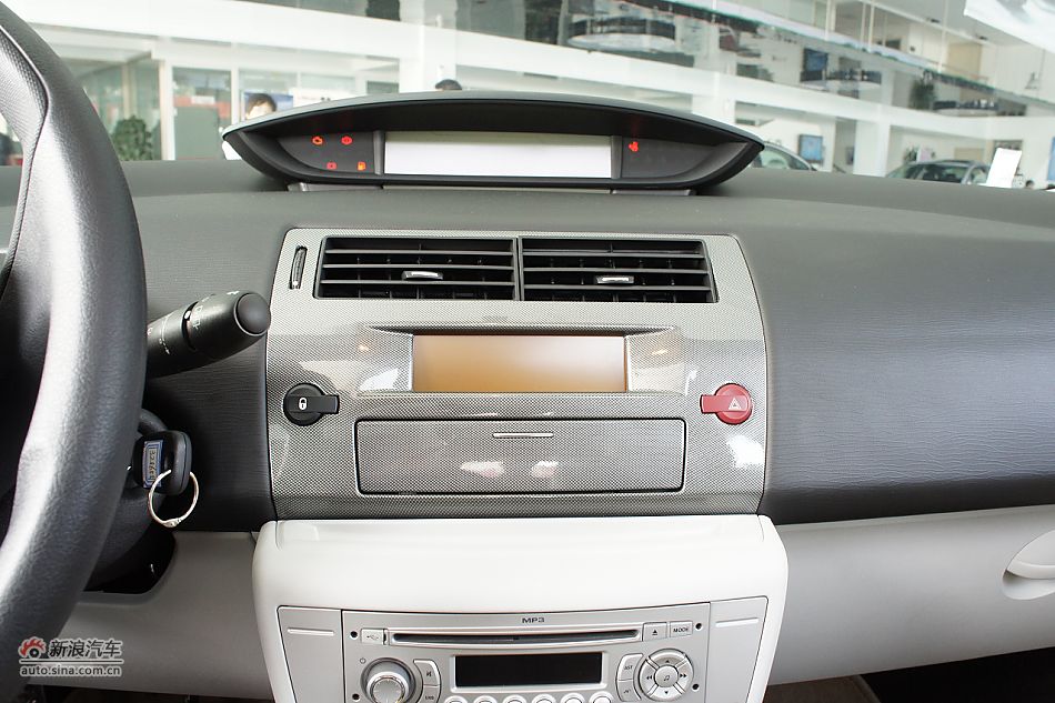2011款世嘉两厢内饰图片