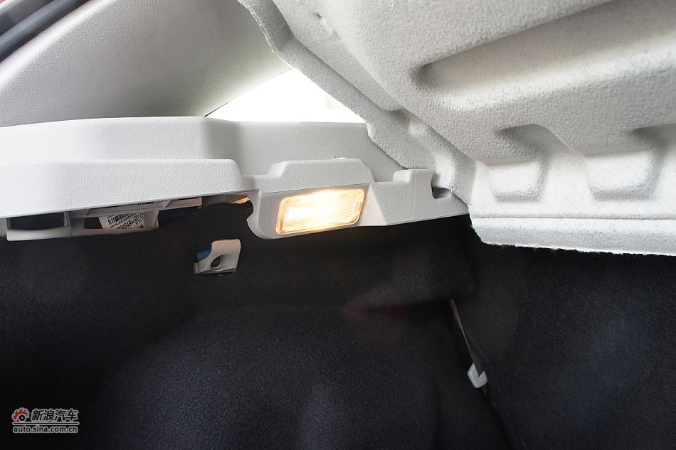 2011款世嘉两厢内饰图片