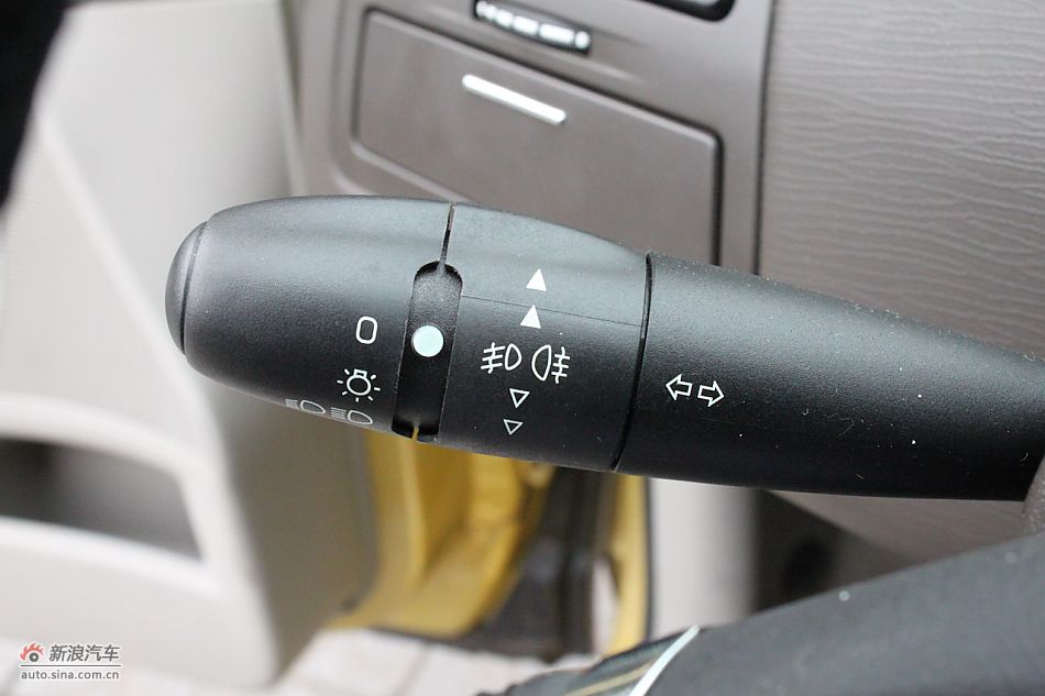 世嘉两厢内饰及内部细节