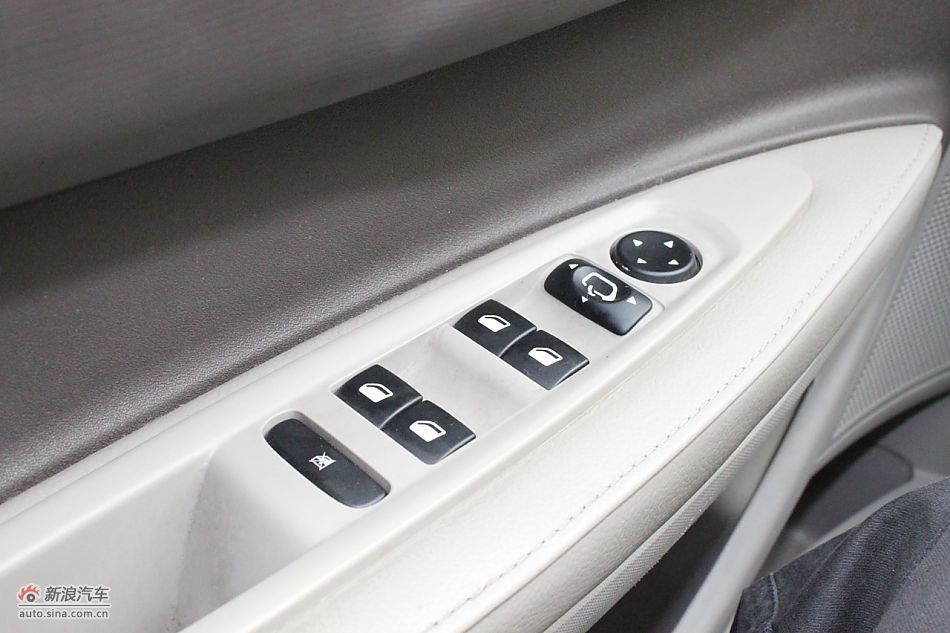 世嘉两厢内饰及内部细节