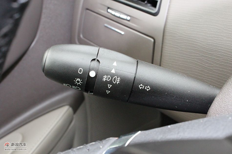 世嘉两厢内饰及内部细节