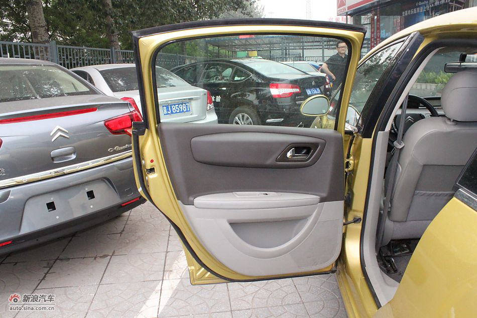 世嘉两厢内饰及内部细节