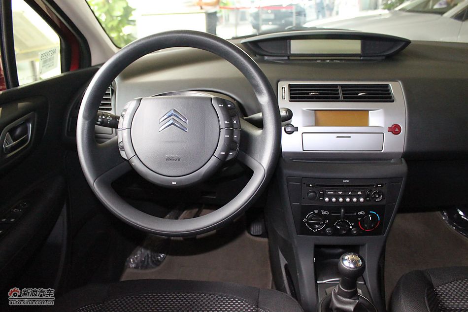 世嘉两厢内饰及内部细节