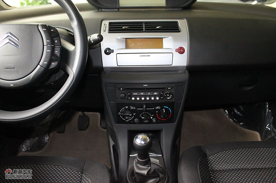 世嘉两厢内饰及内部细节