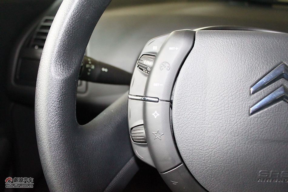 世嘉两厢内饰及内部细节