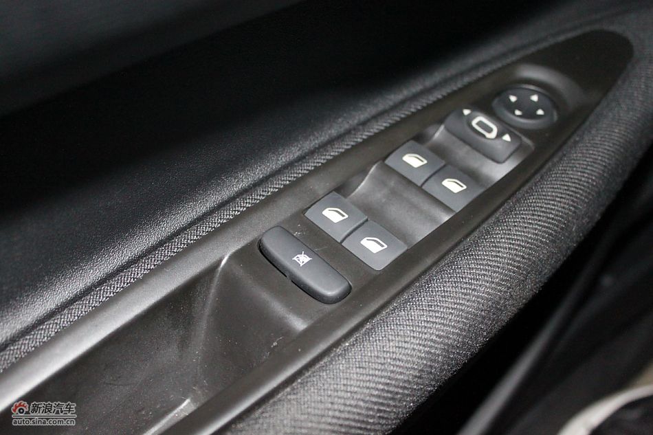 世嘉两厢内饰及内部细节