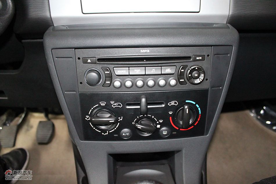 世嘉两厢内饰及内部细节