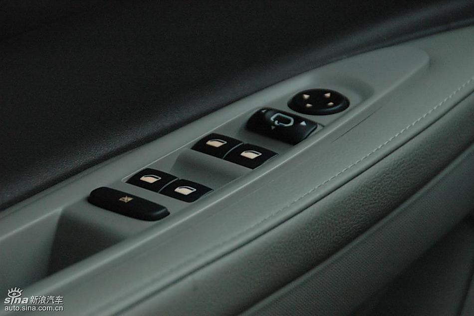 东风雪铁龙世嘉实拍图内饰