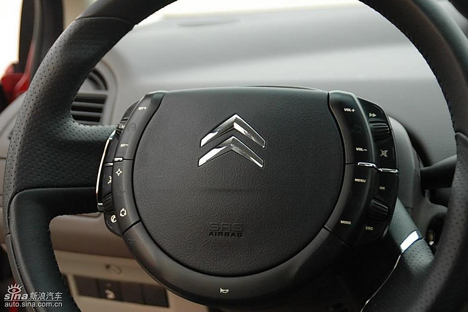 东风雪铁龙世嘉实拍图内饰