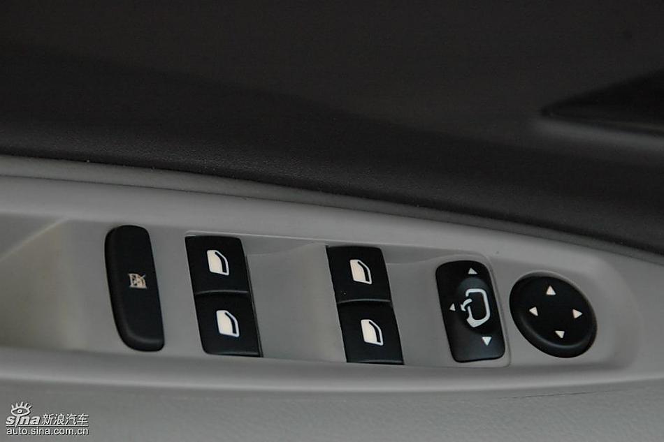 东风雪铁龙世嘉实拍图内饰