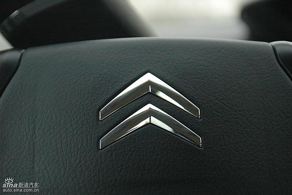 东风雪铁龙世嘉实拍图内饰