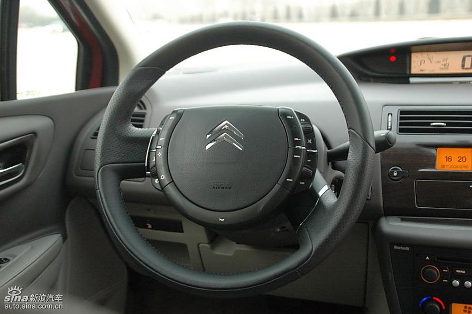 东风雪铁龙世嘉实拍图内饰