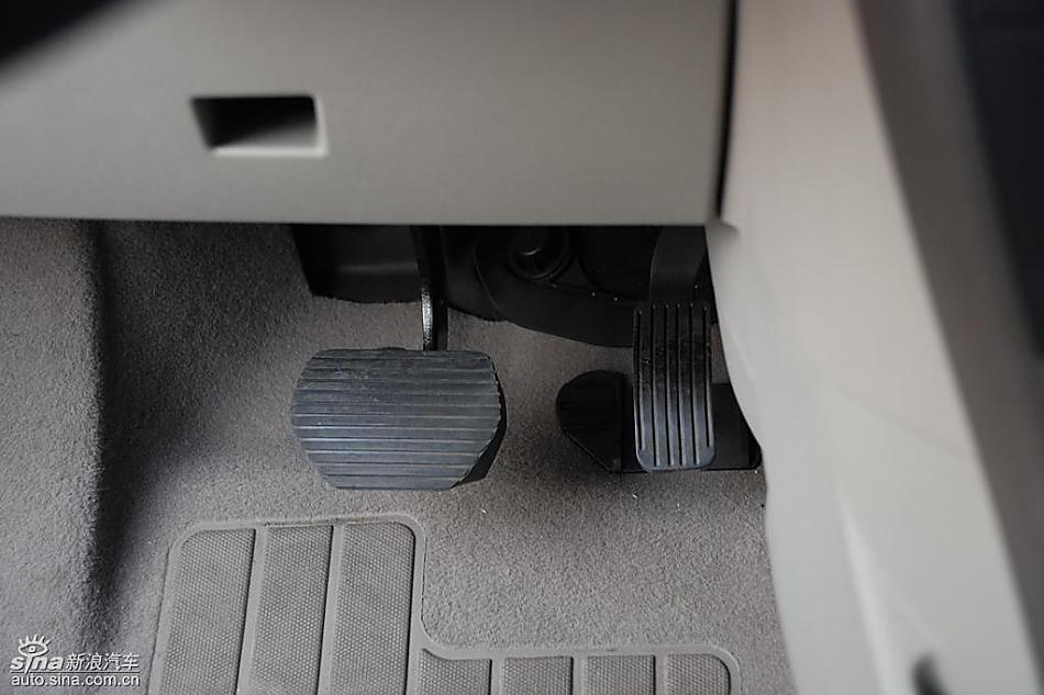 东风雪铁龙世嘉内饰实拍图