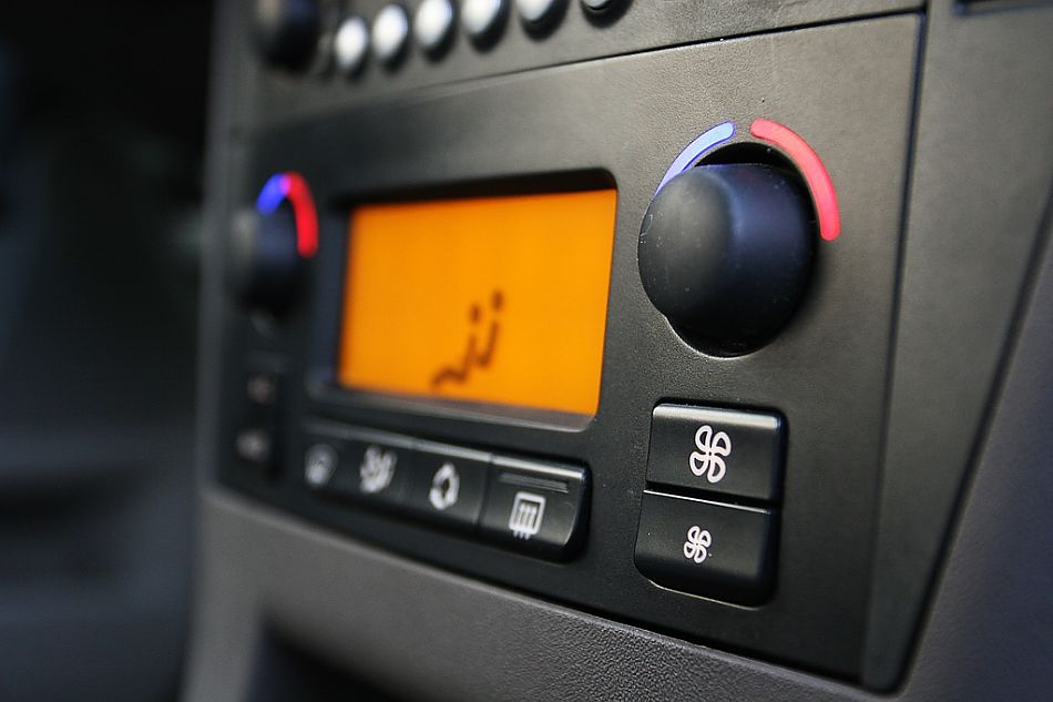 东风雪铁龙世嘉内饰图片