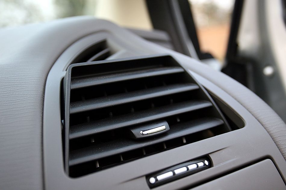 东风雪铁龙世嘉内饰图片