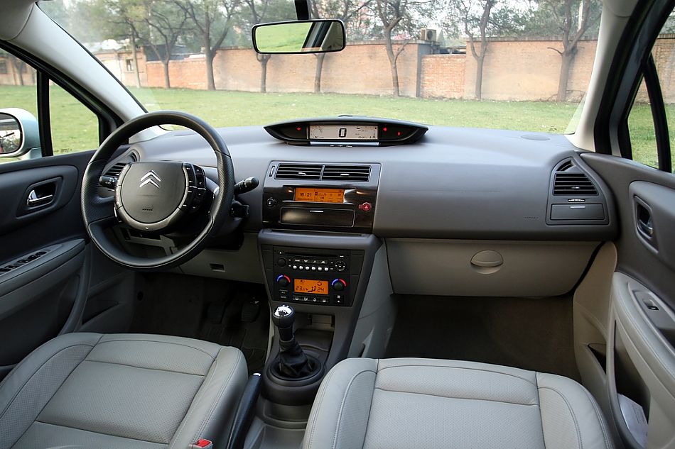 东风雪铁龙世嘉内饰图片