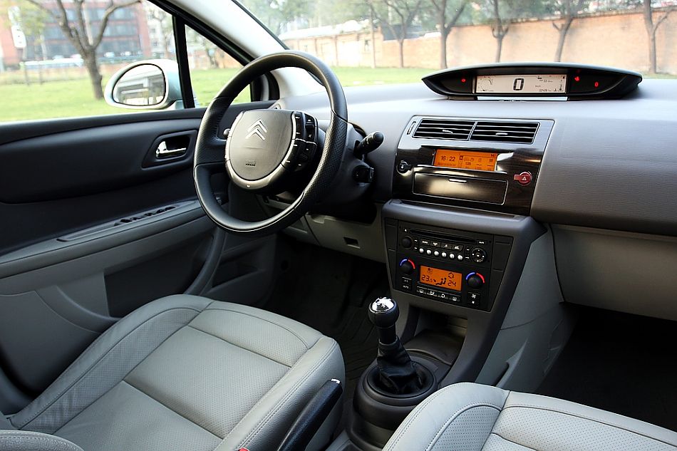 东风雪铁龙世嘉内饰图片