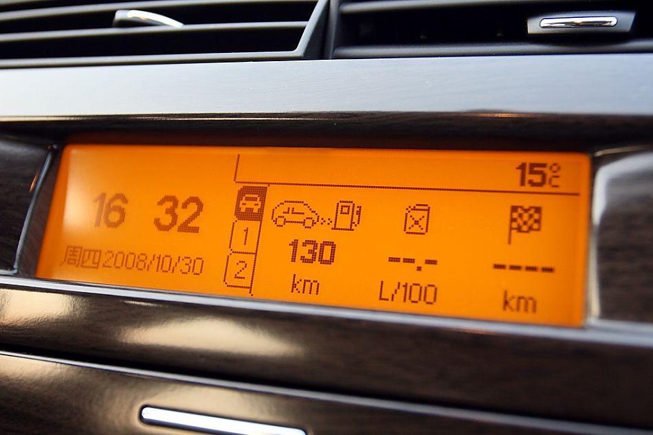 东风雪铁龙世嘉内饰图片