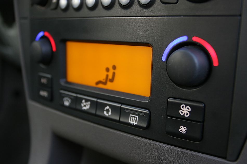 东风雪铁龙世嘉内饰图片