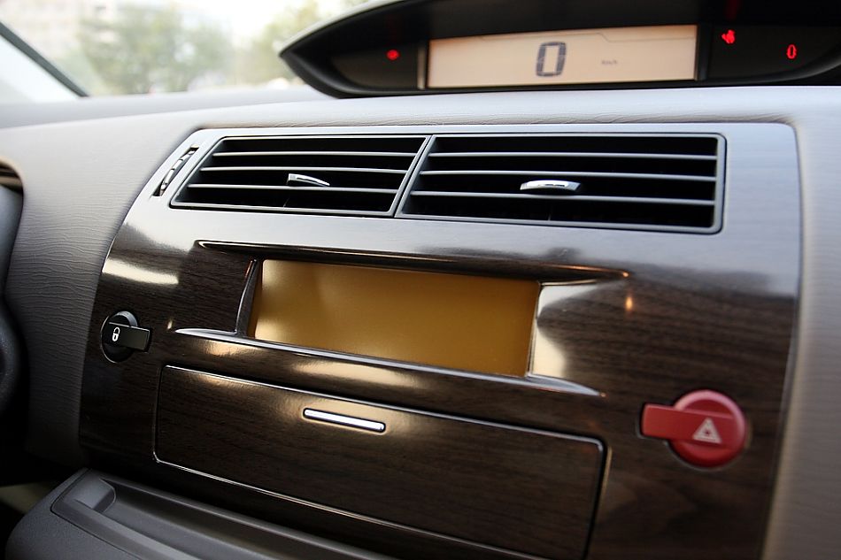 东风雪铁龙世嘉内饰图片