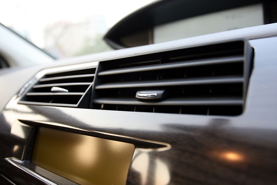 东风雪铁龙世嘉内饰图片