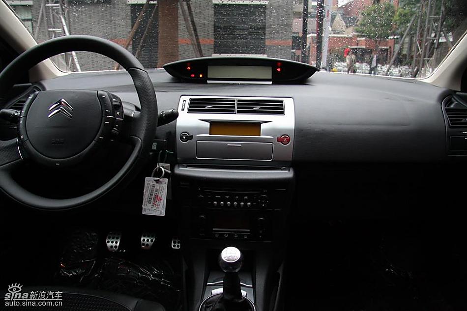 世嘉VTS内饰实拍图