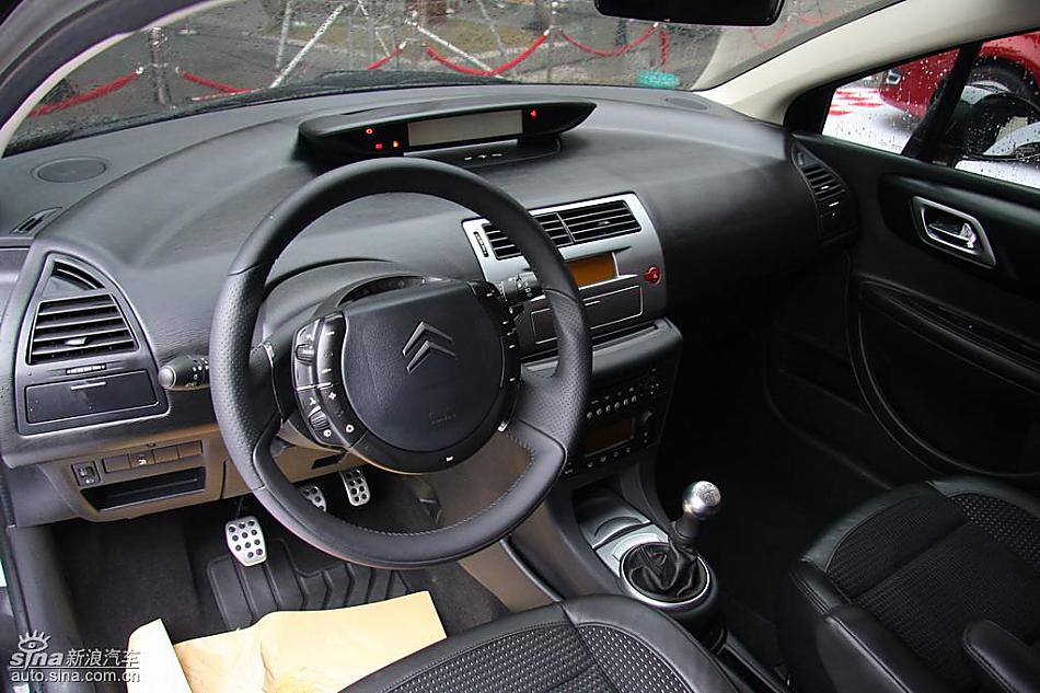 世嘉VTS内饰实拍图