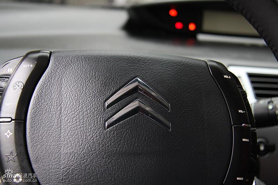 世嘉VTS内饰实拍图