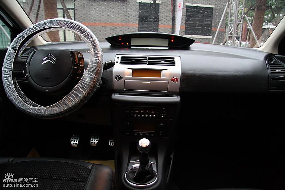 世嘉VTS内饰实拍图