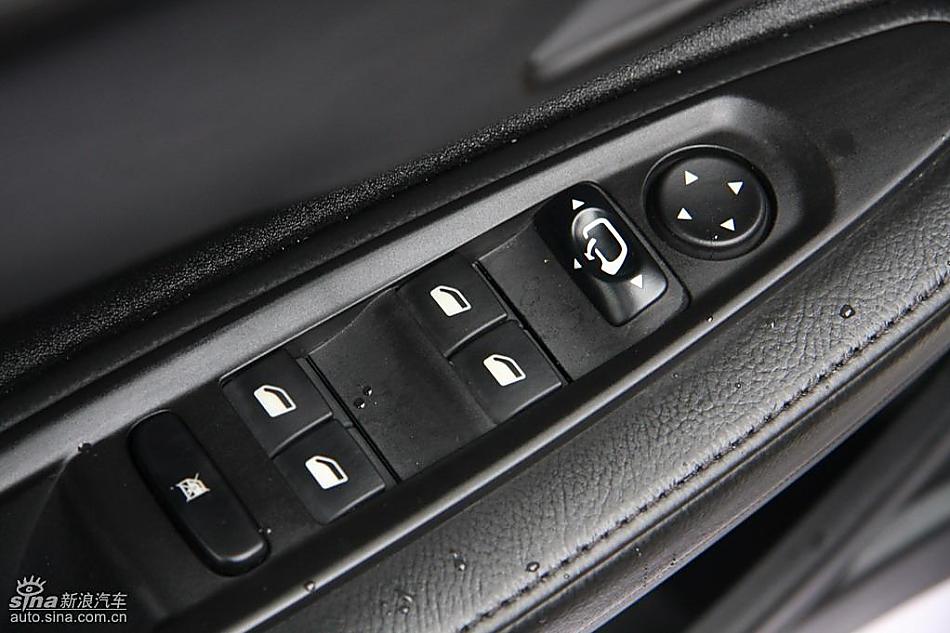 世嘉VTS内饰实拍图