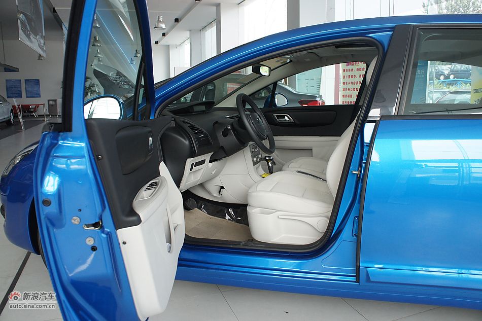 2011款世嘉两厢外观图片