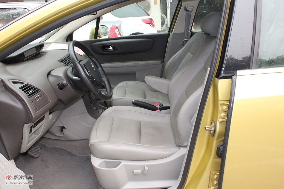 世嘉两厢内饰及内部细节