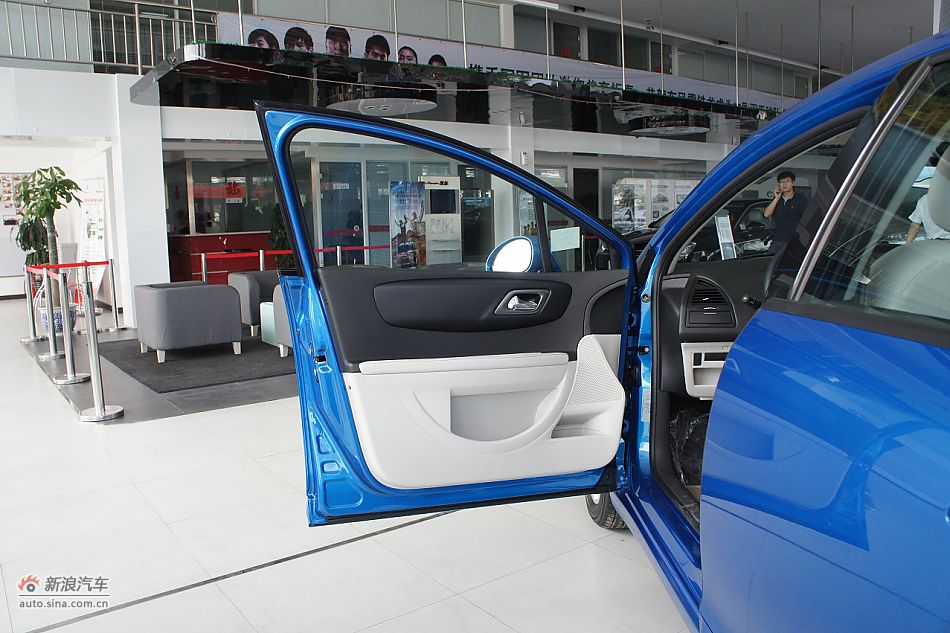 2011款世嘉两厢外观图片