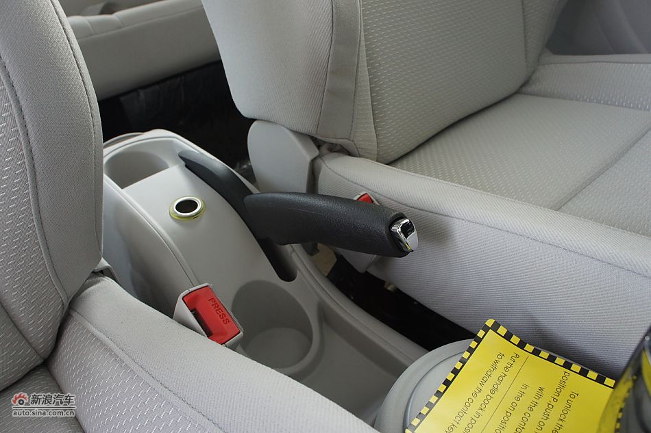 2011款世嘉两厢内饰图片
