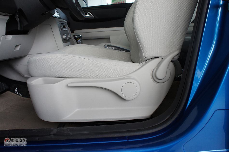 2011款世嘉两厢内饰图片