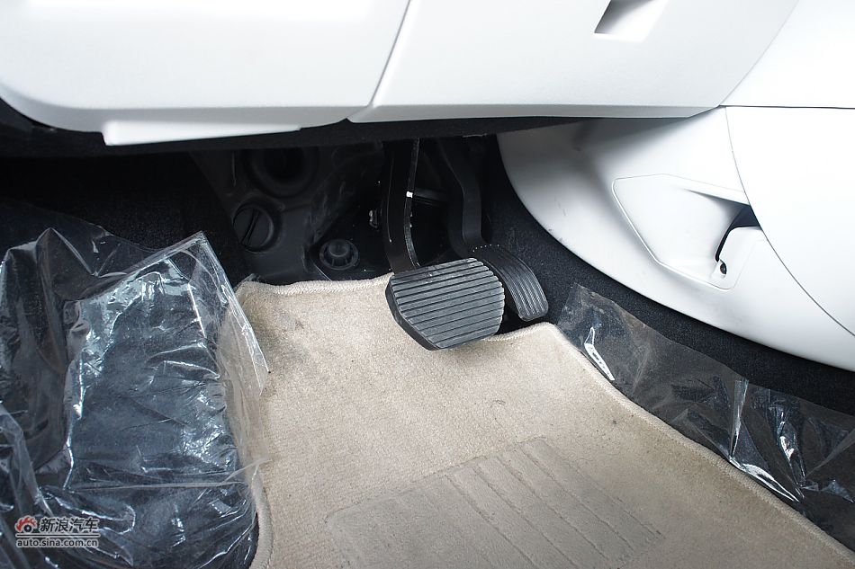 2011款世嘉两厢内饰图片