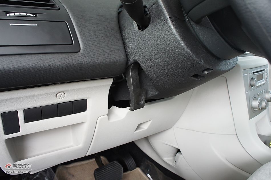 2011款世嘉两厢内饰图片