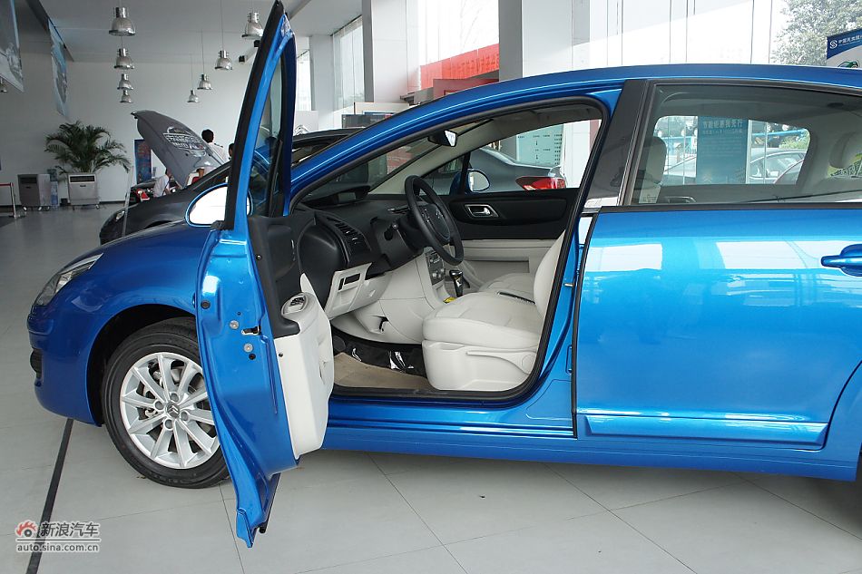 2011款世嘉两厢外观图片