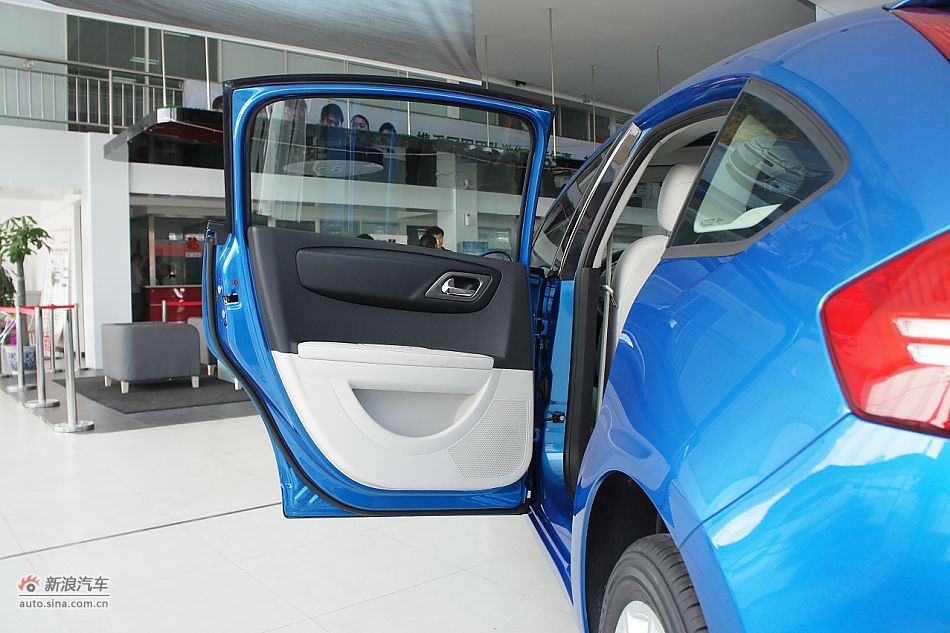 2011款世嘉两厢外观图片