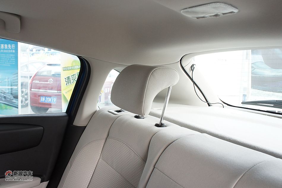 2011款世嘉两厢内饰图片