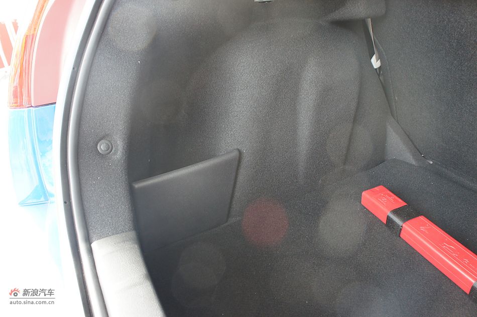 2011款世嘉两厢内饰图片