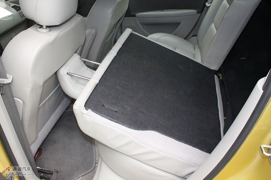 世嘉两厢发动机、底盘及后备箱