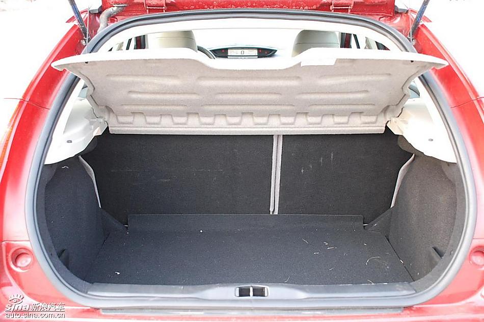 东风雪铁龙世嘉内饰实拍图